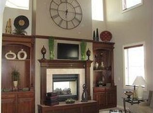 2907 Waterbury Dr, Cedar Falls, IA 50613