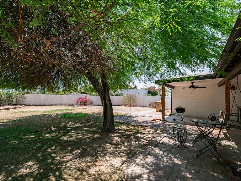 648 E Tam Oshanter Dr — Photo 24