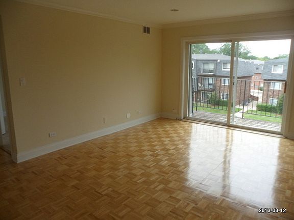 5th image of 9363 Bay Colony Dr APT 3S