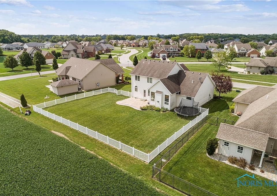 2nd image of 8305 Ash Ridge Ln