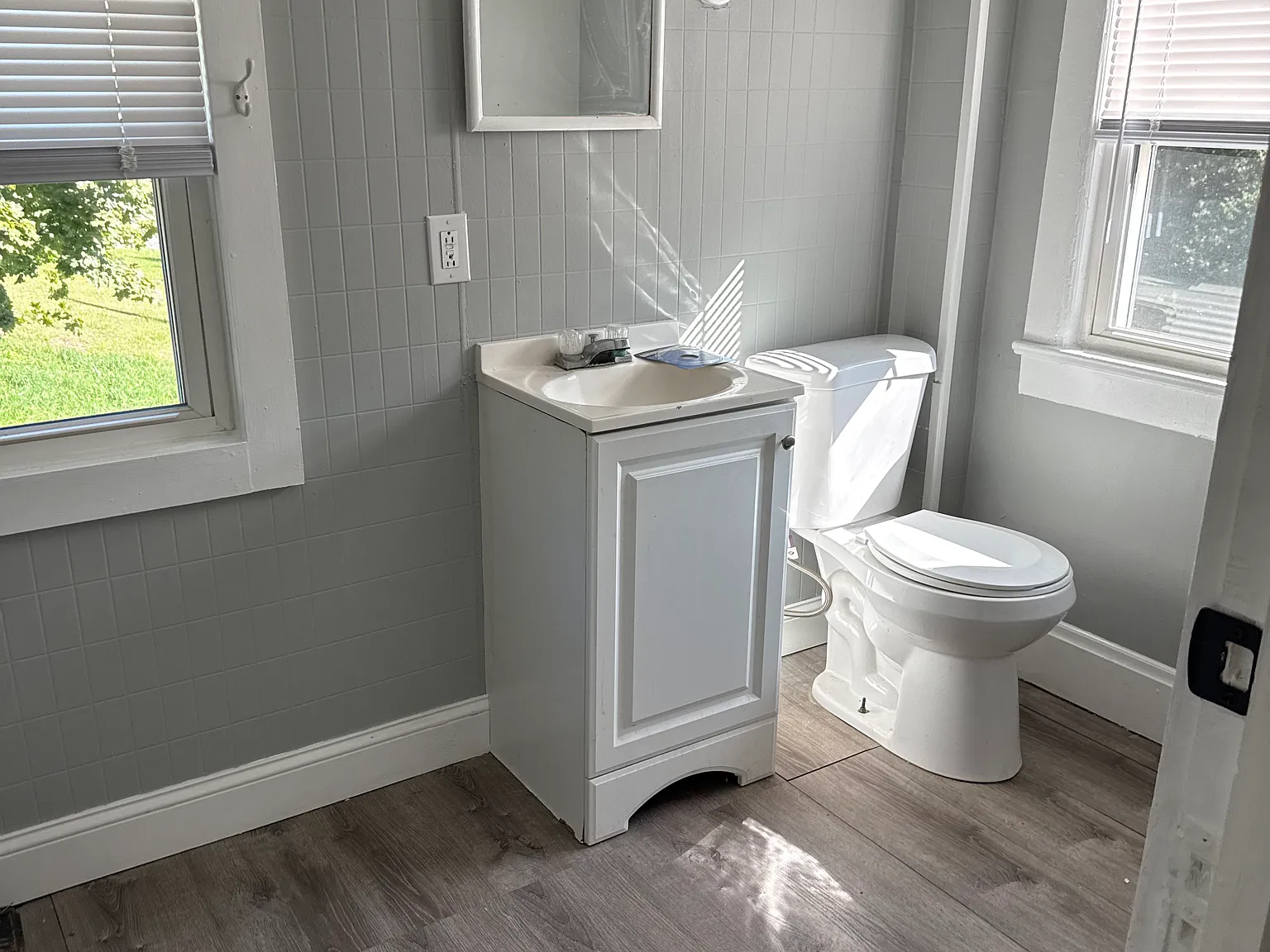 1 bed, 1000 sqft, $1,450 — Photo 2