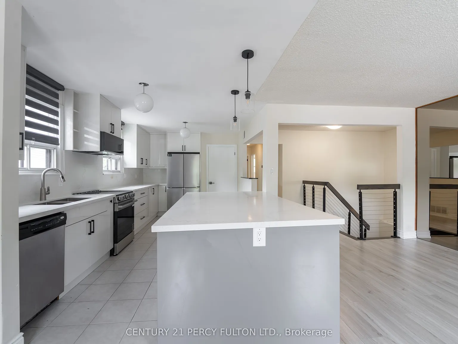 3 bed, $3,290 — Photo 2