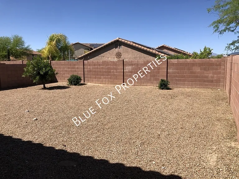 7651 E Majestic Palm Ln — Photo 20