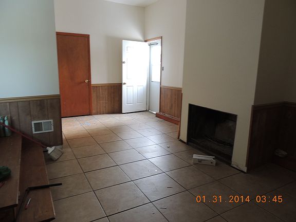 Family room/fireplace