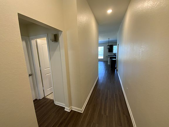 4th image of 1624 Crooked Tree Dr