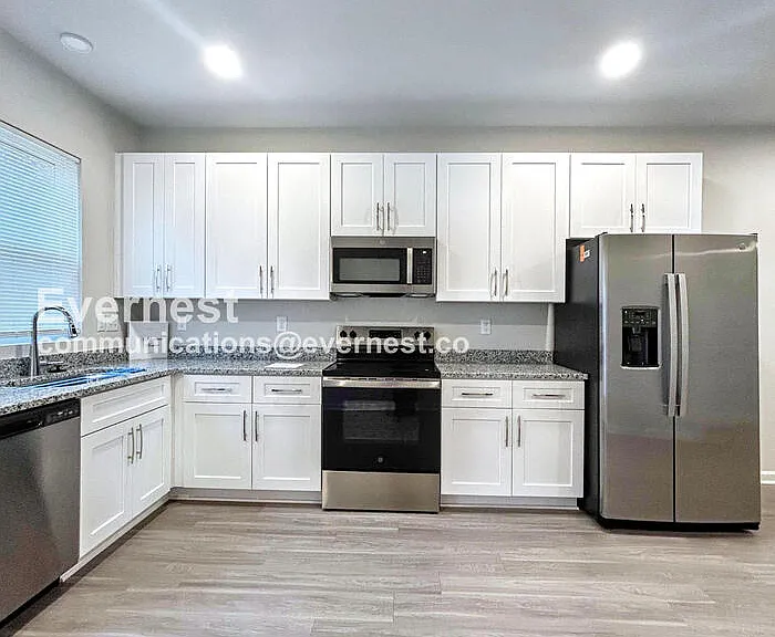 312 N Correll St — Photo 3