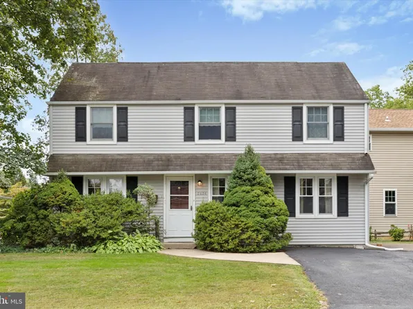 2434 Pershing Ave, Abington, PA 19001