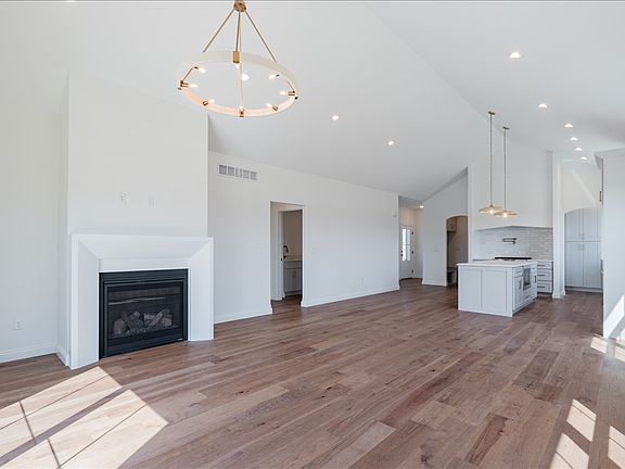 5th image of 212 Allison Rd