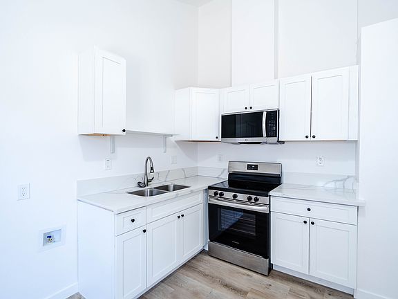 3rd image of 16211 Starview St #2