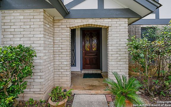 4th image of 7523 Bresnahan St