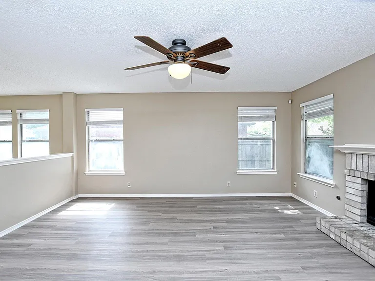 15009 Big Falls Dr — Photo 6