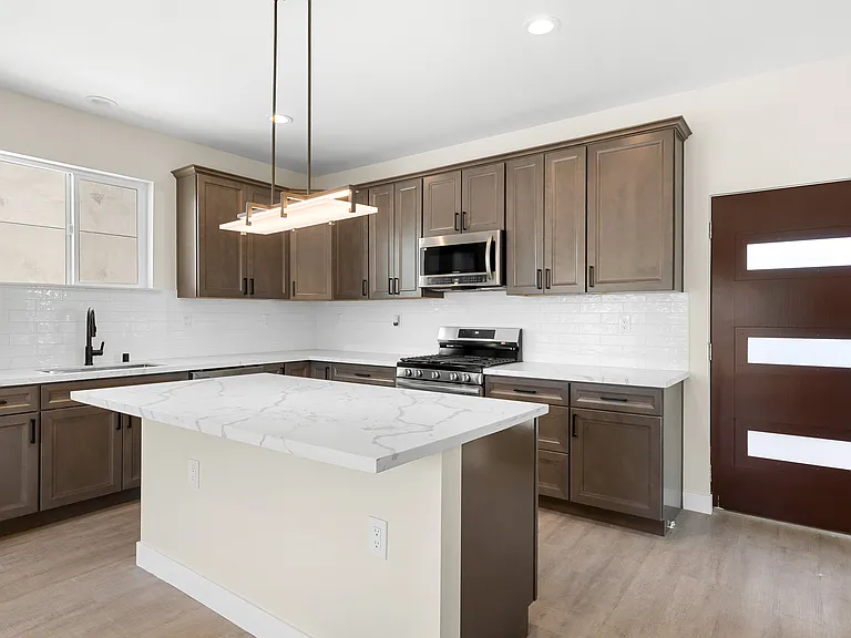 3904-10 Alpha St #3906 — Photo 12