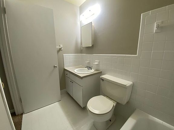 5th image of 550A E Bledsoe St #A24