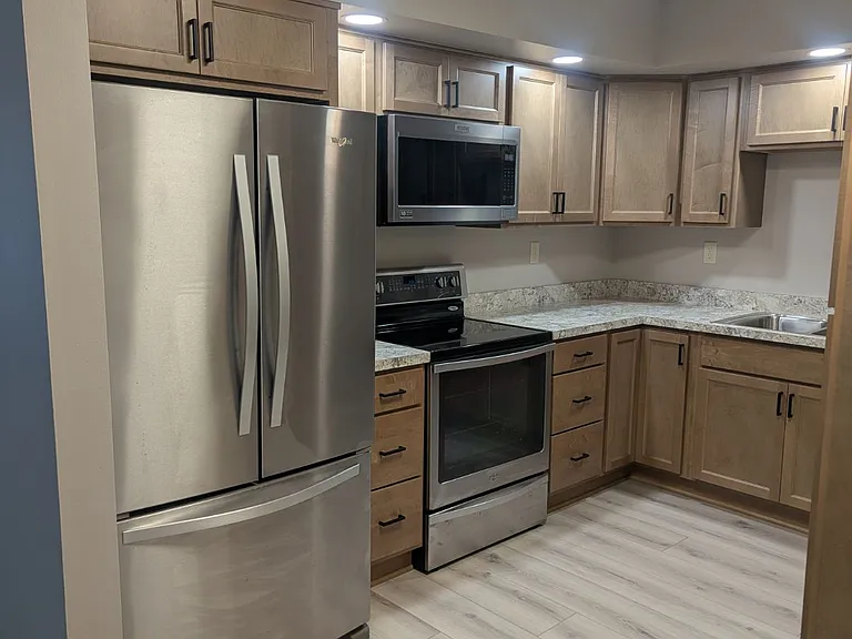 3720 Clover Cir — Photo 2