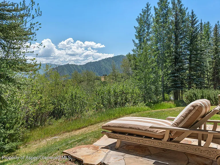 691 Pfister Dr — Photo 75