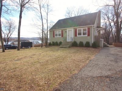 8 Stone Ave, Hopatcong, NJ, 07843