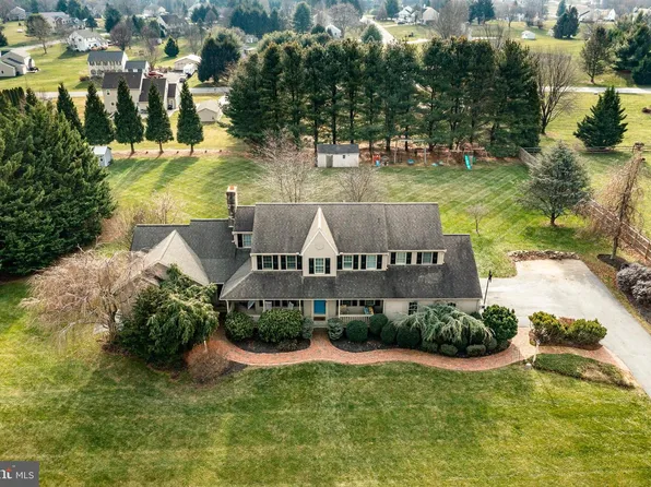 683 Cloverfield Dr, Narvon, PA 17555