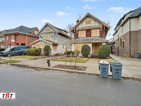 5th image of 1368 E 23rd St