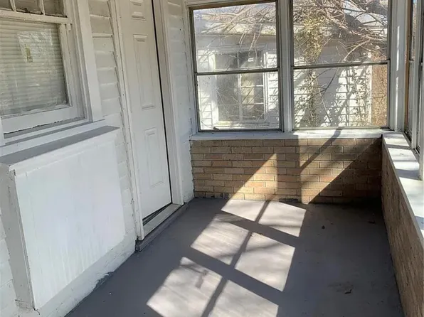 2140 Rose Bud Ave, Saint Louis, MO 63121