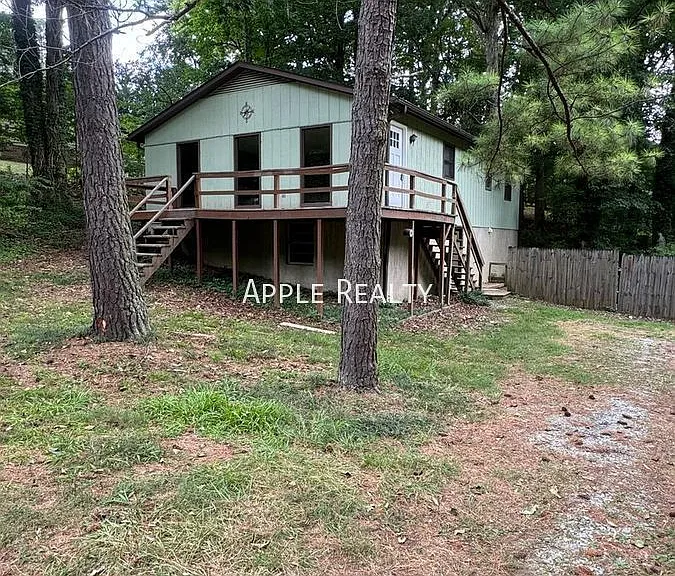 925 Fleming Dr — Photo 1