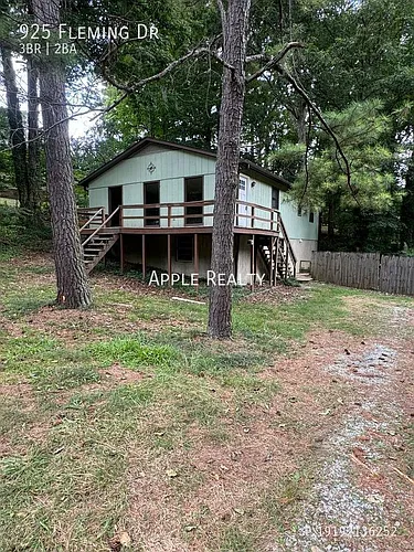 925 Fleming Dr Photo 1