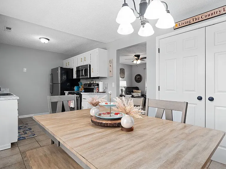 121 Candy Dr — Photo 7
