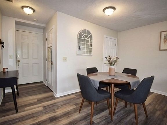 3rd image of 325 Plantation St APT 213