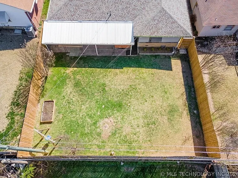 2426 S Louisville Ave — Photo 38