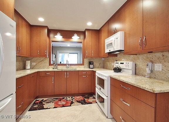 4th image of 1 The Court Of Harborside APT 108