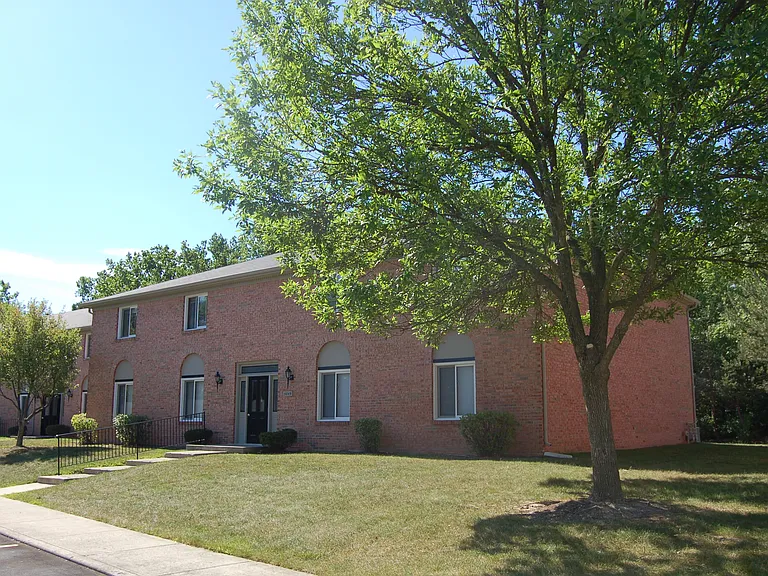 Ivy Knoll Apartments — Photo 54
