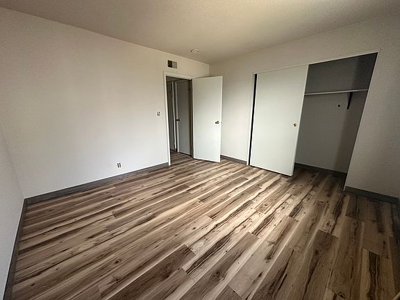 3rd image of 109 21st Avenue Pl