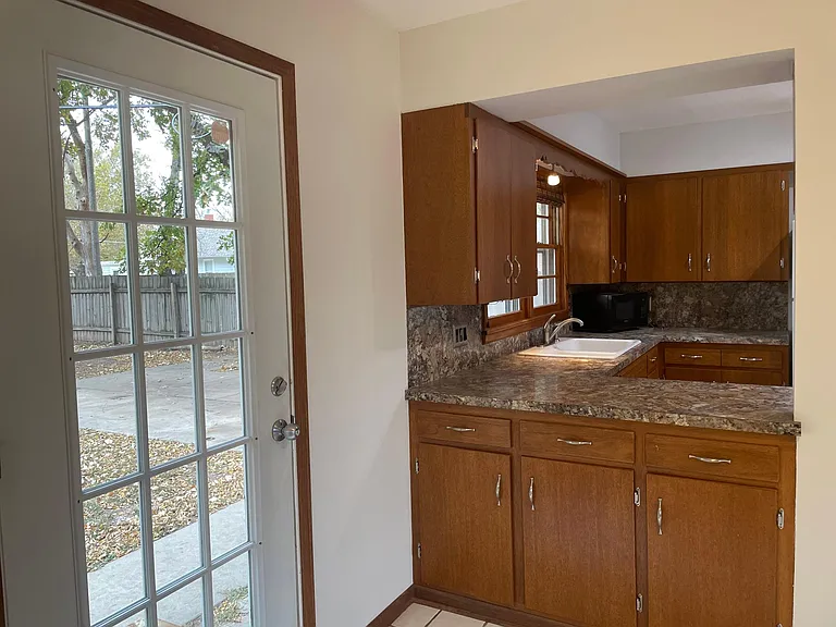 103 Robert St — Photo 10
