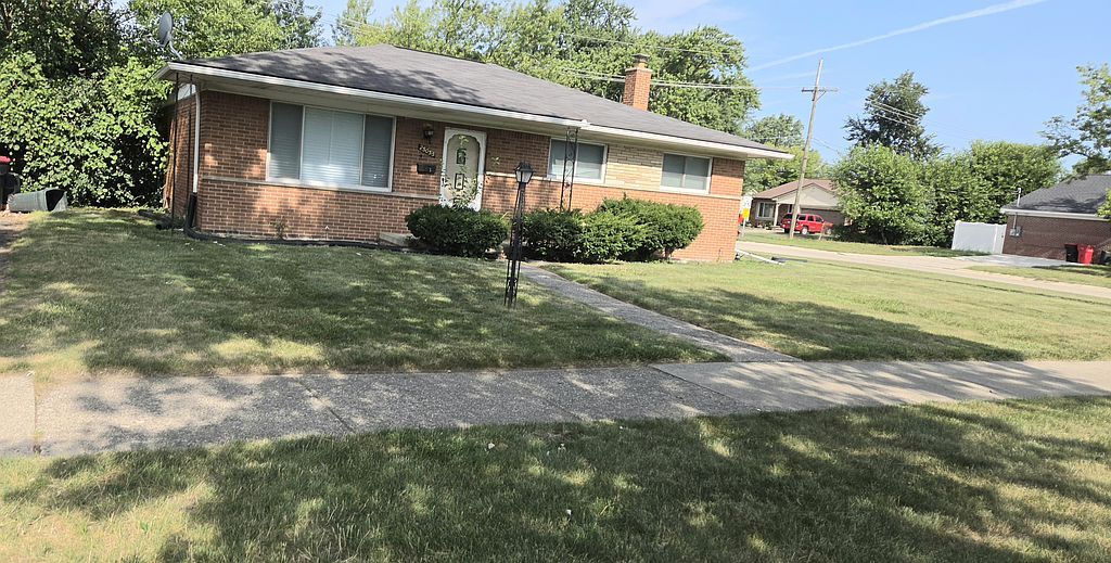 25055 Pierce St - Property Image