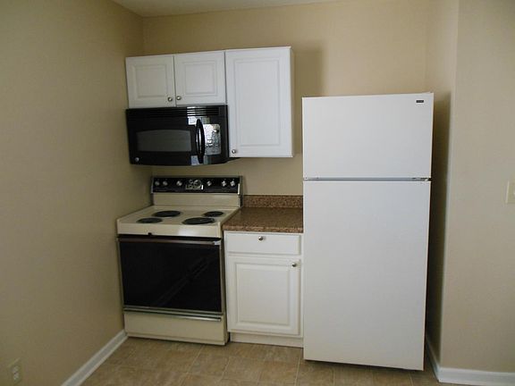 4th image of 8615 Countryshire Ln APT 2