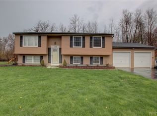 1426 Darlington Dr, Derby, NY 14047