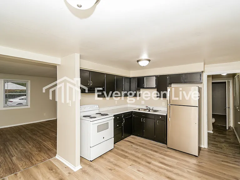 10415 Chris Dr — Photo 5