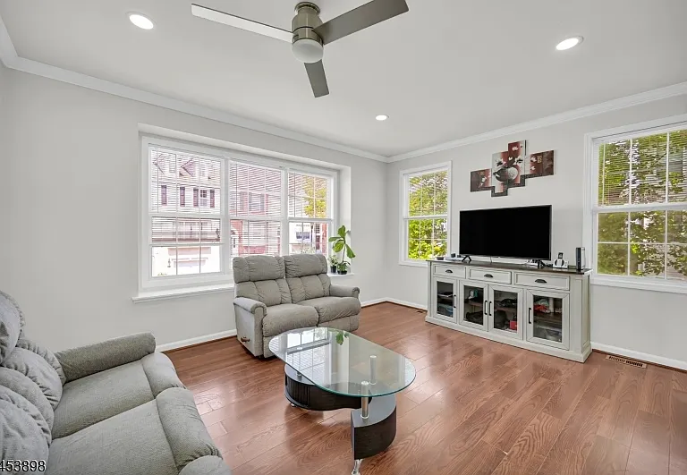 200 Barringer Dr — Photo 6