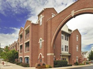 100 Ovaltine Ct UNIT 139, Villa Park, IL 60181