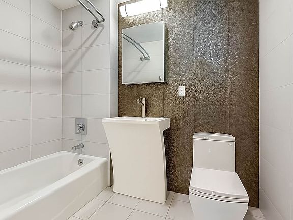 4th image of 278 6th St APT 7D