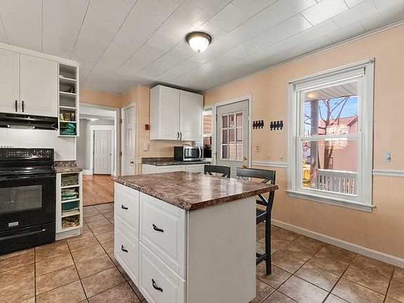 5th image of 42 Vine St