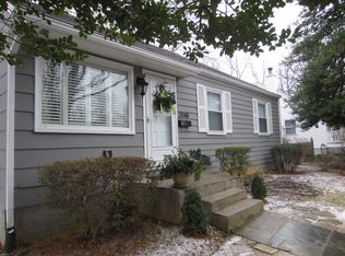 2048 Cherri Dr, Falls Church, VA 22043