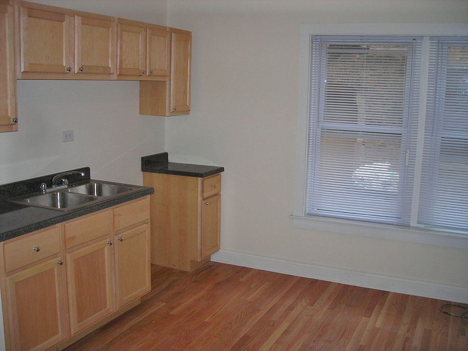 2nd image of 1837 W Foster Ave APT 3