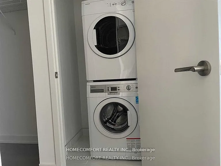 11 Wellesley St W #3403 — Photo 8