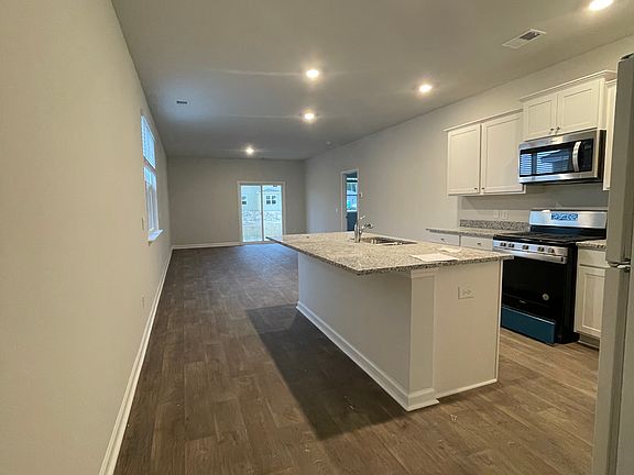 4th image of 471 Cedarview Rd
