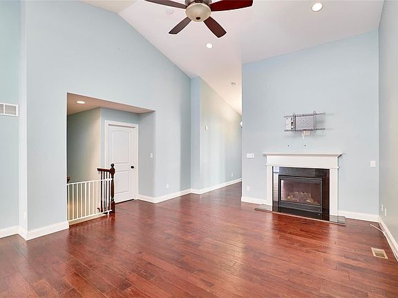 5th image of 16186 Amber Vista Dr