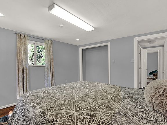 5th image of 608 1st Ave