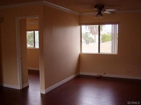 4th image of 318 East Broadway