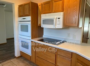 508 10th Ave SE, Valley City, ND 58072
