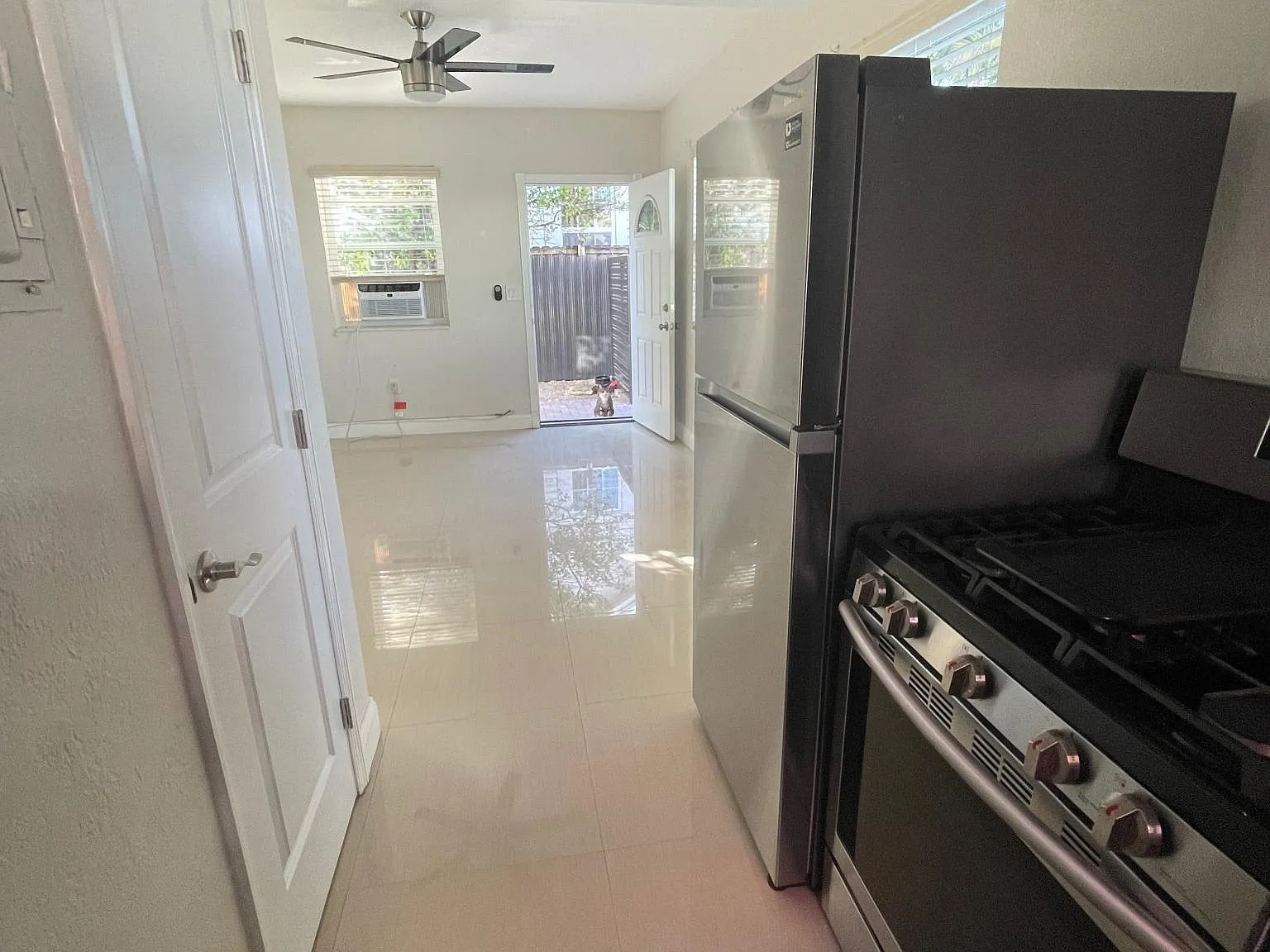 1 bed, 600 sqft, $1,900 — Photo 2
