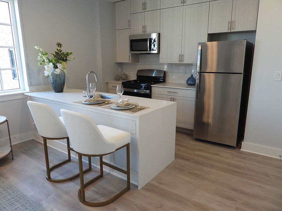 1st image of 532 Mulberry St #1